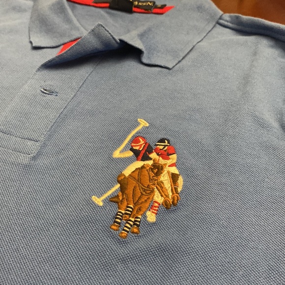 Blue polo shirt for men. - Picture 3 of 4